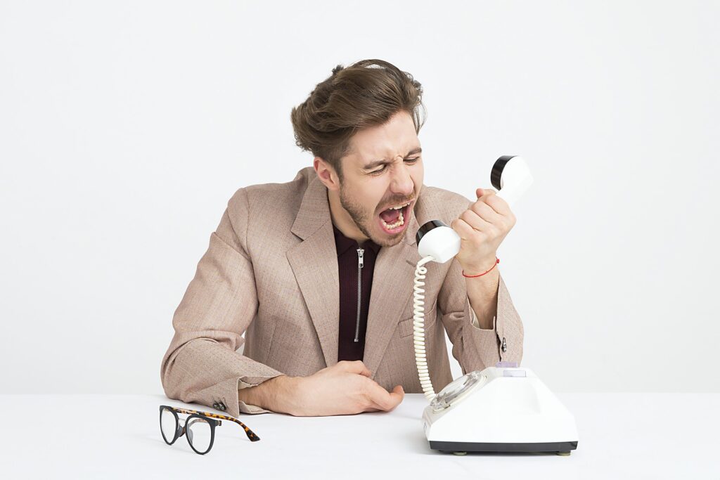 「もしもし?」「そこにいるの?」と訪ねたいときの定番表現は”Are you still there ?"