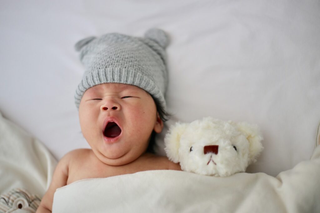 adorable は赤ちゃんや動物を見て「可愛らしい」と思う感情。